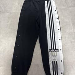 Adidas originals サイドスナップボタン ジョガーパンツ　ブラックのサムネイル