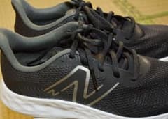 New Balance スポーツシューズ 25.5cm 黒　最終値下げ！のサムネイル