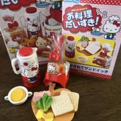 本日限 廃盤 ハローキティ お料理だいすき！ ミニチュアセット重ねてサンドイッチのサムネイル