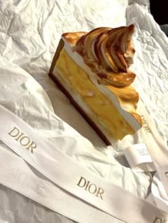 超希少・非売品Dior ケーキ 陶器製　ディスプレイ（ノベルティ） 超希少 入手困難Dior ケーキ 陶器製 ディスプレイ（ノベルティ）値段
