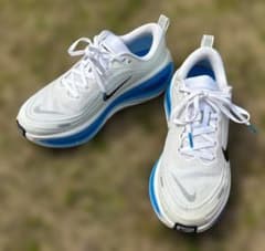 ☆大人気☆NIKE vomero Plus ナイキ ボメロプラス （26.0㎝） - メルカリ