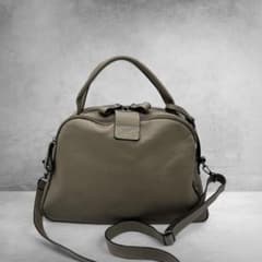 HAYNI Roche 本革 2way ボストンバッグ グレージュ 3007 HAYNI Roche 本革 2way ボストンバッグ グレージュ 3007 | Mercari
