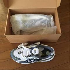 アシックス　スニーカーのサムネイル