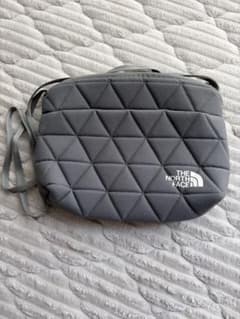 THE NORTH FACE グレー ショルダーバッグのサムネイル
