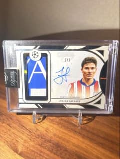 超希少‼︎［直筆サイン］フリアン・アルバレス Topps Dynasty 5枚限定のサムネイル