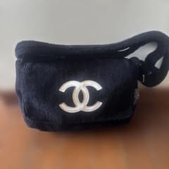 CHANEL ブラックノベルティショルダーバッグのサムネイル