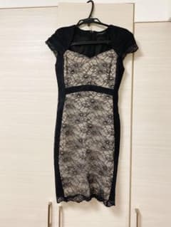 黒とベージュのレースワンピースのサムネイル