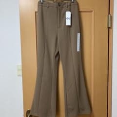 新品未使用　カットソーカラーフレアスラックスのサムネイル