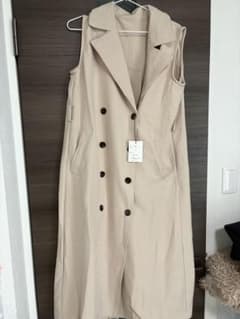 未使用品 ロングジレ ベージュ Mサイズのサムネイル