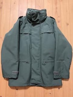 A.P.C ナイロンジャケット　1 カーキのサムネイル