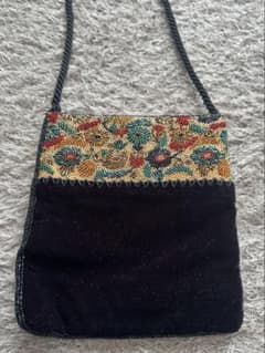 ビーズ刺繍 黒 パーティーバッグ　ポシェットのサムネイル