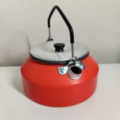 トランギア 赤 ケトル 0.9L Trangia ビンテージ赤トランギア - メルカリ