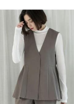 オペークドットクリップ　ジレM グレージュ　新品未使用のサムネイル