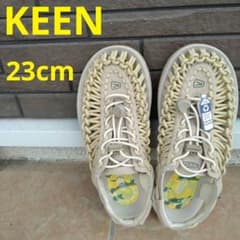 KEEN　キーン　ユニーク　サンダル　ミモザ柄　23 ベージュ　レア KEEN キーン ユニーク サンダル ミモザ柄 23 ベージュ レア - メルカリ