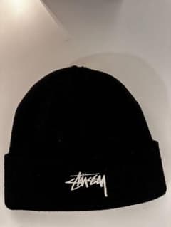 Stussy ブラック ニット帽のサムネイル