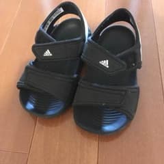 smile_smile_smile3様専用 アディダス 子供サンダル  13㎝のサムネイル