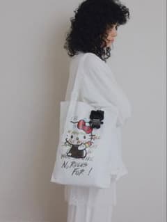 HELLO KITTY × Ameri TOTE BAG 【ホワイト】のサムネイル