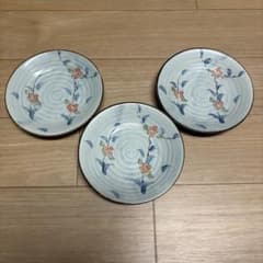 【格安】花柄 丸皿3枚セットのサムネイル