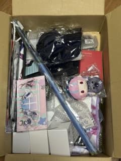 피규어와 상품 세트 [부이스뽀!, 니지 산지, 호로 라이브 etc]