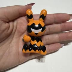 BLACK RABBIT フィギュア オレンジ×ブラックのサムネイル
