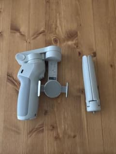 ジンバルスタビライザー グレー 三脚付き　dji OM4のサムネイル