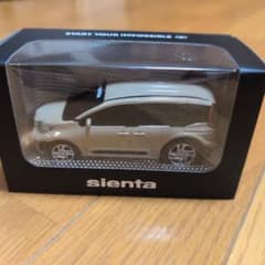 トヨタ シエンタ プルバックカー ミニカーのサムネイル