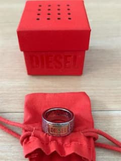 DIESEL ロゴ入り リング シルバーのサムネイル