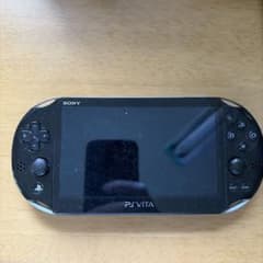 SONY PS Vita 本体 ゲームカートリッジ6本付きのサムネイル