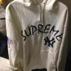 supreme×ヤンキース 値下げしました。のサムネイル