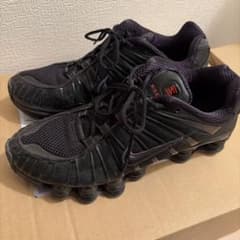 Nike Shox ブラックスニーカーのサムネイル