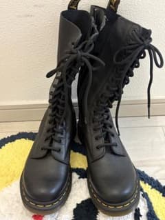 Dr. Martens 1B99 14ホール ブーツ UK4のサムネイル