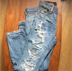 HOLLISTERダメージデニムのサムネイル