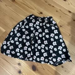 MARKEY'S HOGAN 花柄スカート 130-140のサムネイル