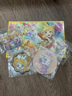 鏡音リン 鏡音レン 缶バッジ　アクリアルブロック　ラバーキーホルダー　ブロマイドのサムネイル