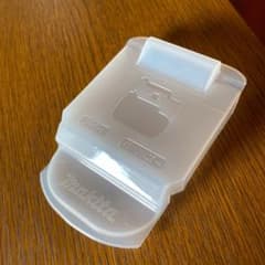 マキタ　充電池　フタのサムネイル
