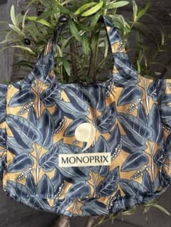 MONOPRIX ボタニカル柄 折りたたみエコバッグ｜未使用・美品のサムネイル