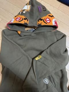 APE トレーナーのサムネイル