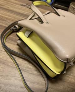 【美品】ZARA バイカラーショルダーバッグのサムネイル