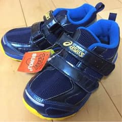 【manami☆様専用】新品 asics 18㎝スニーカーのサムネイル