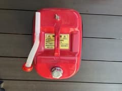 ガソリン携行缶 20L レッドのサムネイル