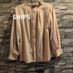 SHIPS ベージュ 長袖シャツ タックデザインのサムネイル
