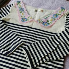 お値下げ！バラビオン☆花柄襟ボーダーカットソーのサムネイル