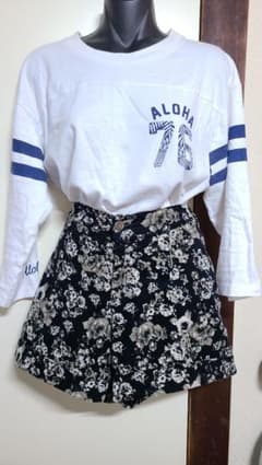 コーデュロイ短パン(Tシャツは非売品)のサムネイル