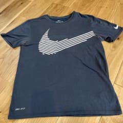 Nike DRI-FIT ダークグレー Tシャツ　メンズ夏物のサムネイル