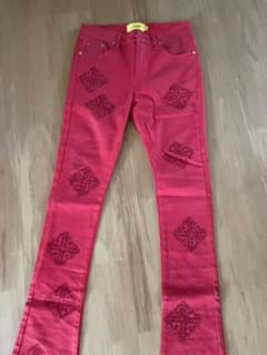 GUAPI 刺繍入りレッドデニムパンツ サイズ30 - メルカリ