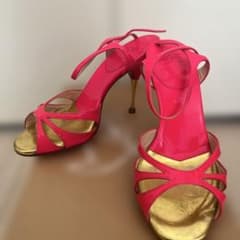 Christian Louboutinピンクの合成皮革サンダル ヒールのサムネイル