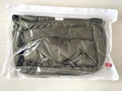 ⭐︎新品・未開封⭐︎ユニクロ ノベルティ マルチポケットミニバック　カーキのサムネイル