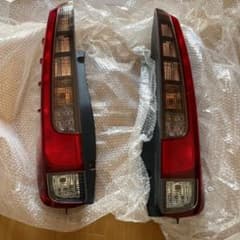 エスクァイア   純正テールのサムネイル