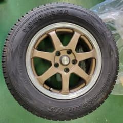デリカD5用　スタッドレスタイヤ+車外ホイールのサムネイル