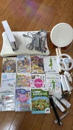 r*e様 Wii本体セット ソフト付きすぐ遊べるリモコン複数 どうぶつの森 Wiのサムネイル